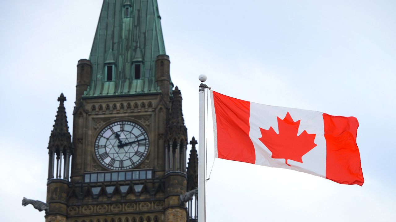 No medical gowns? Wear a garbage bag, says Trudeau PMO