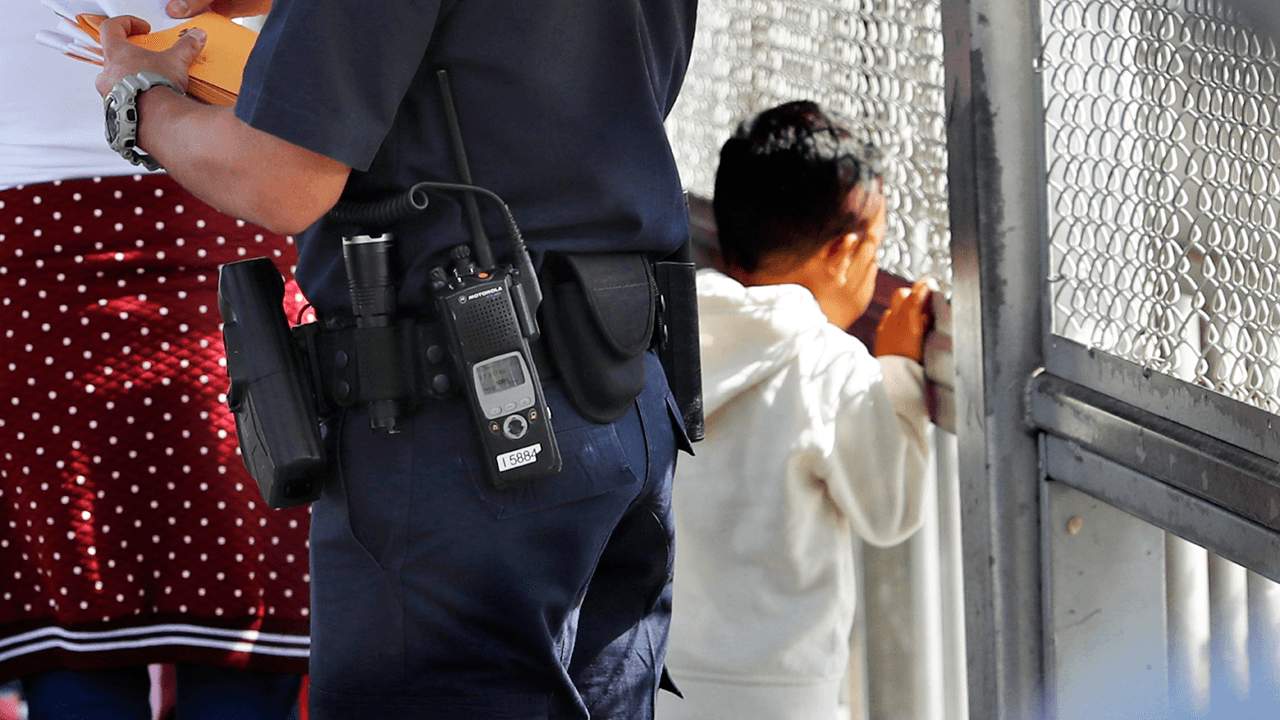 U.S. Border Patrol releases video showing smugglers dropping young children over border fence, abandoning them in desert