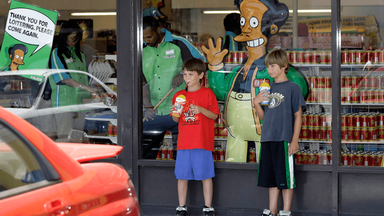 ‘Simpsons’ voice actor says he wants to apologize to every Indian person for Apu character