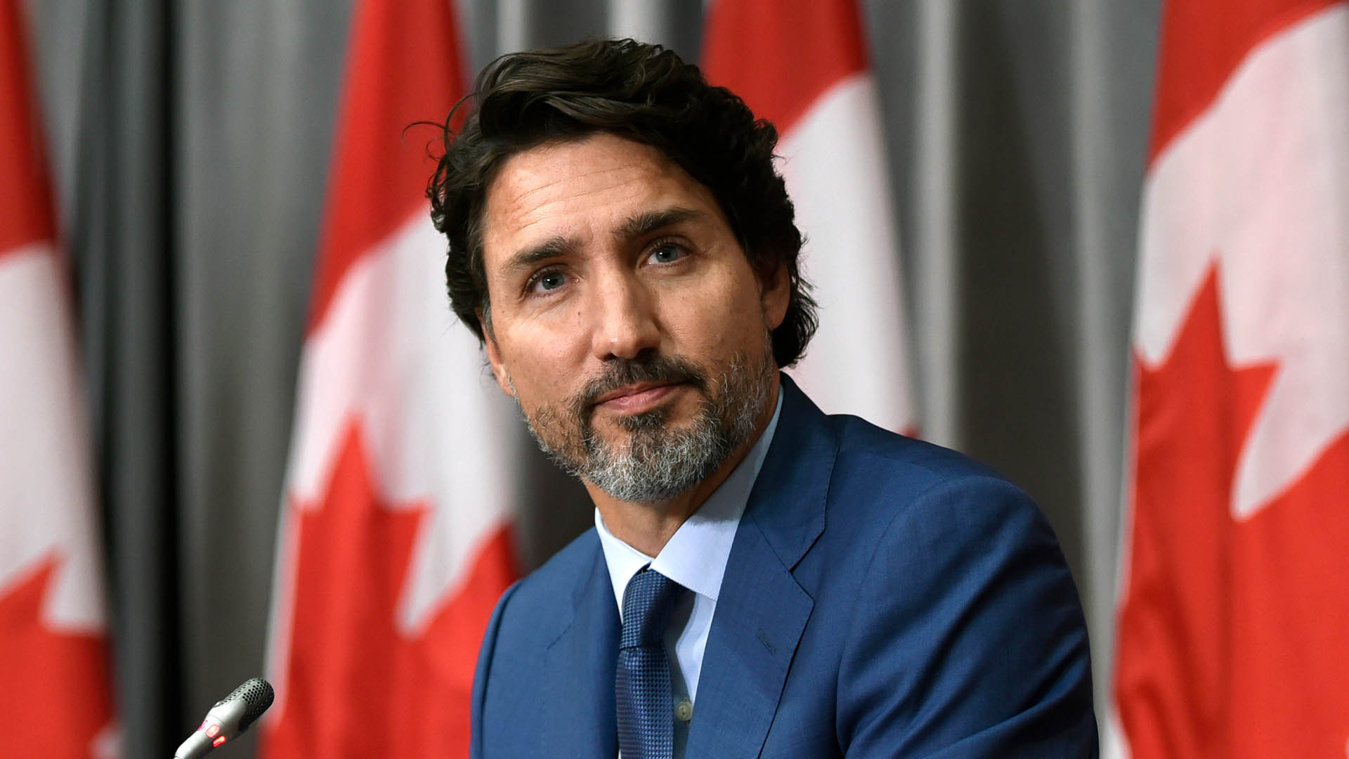 Trudeau laughs off “tinfoil hats” criticizing Liberal online censorship plan