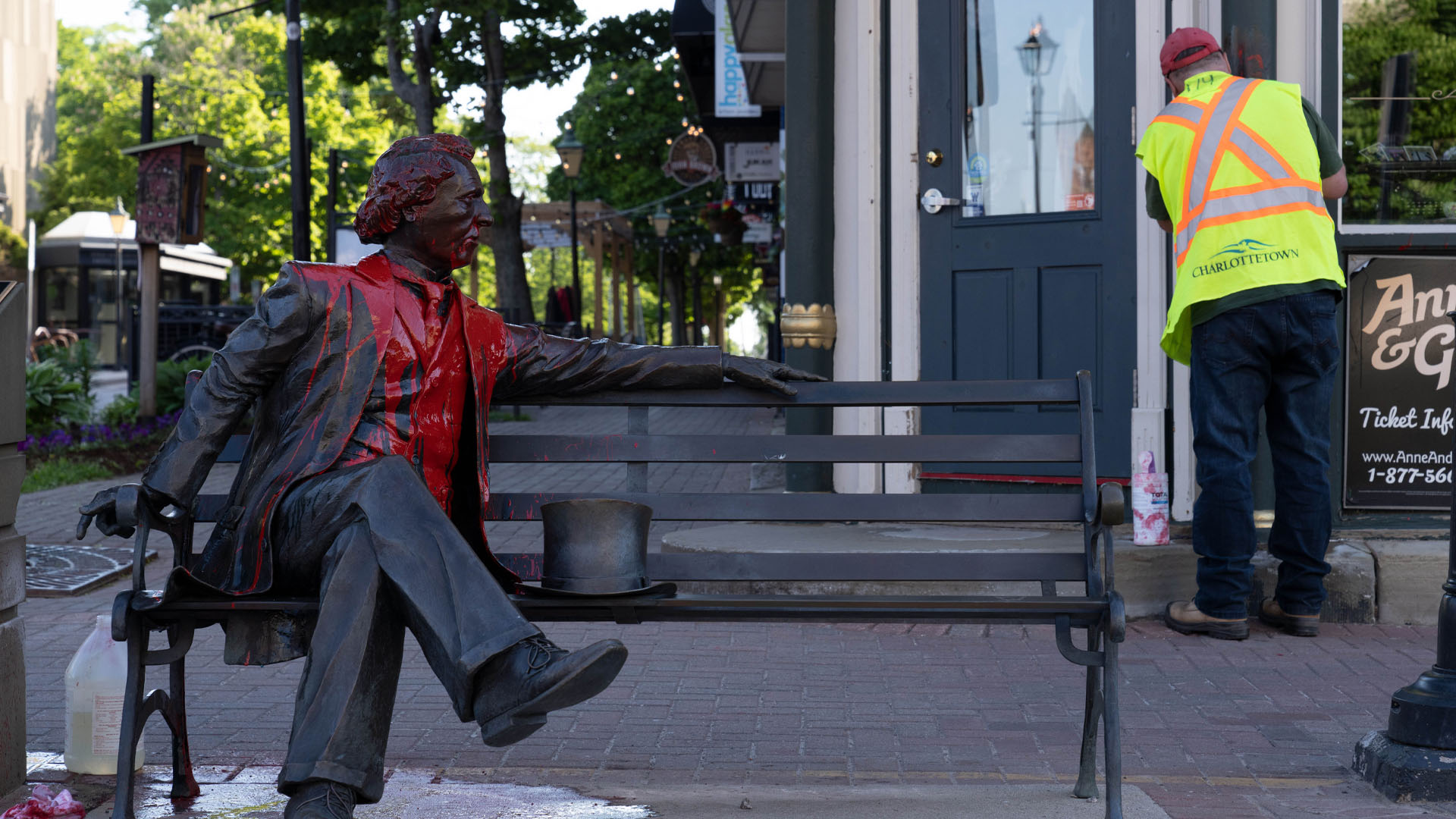 Charlottetown's Sir John A. Macdonald statue to be updated with Indigenous representation