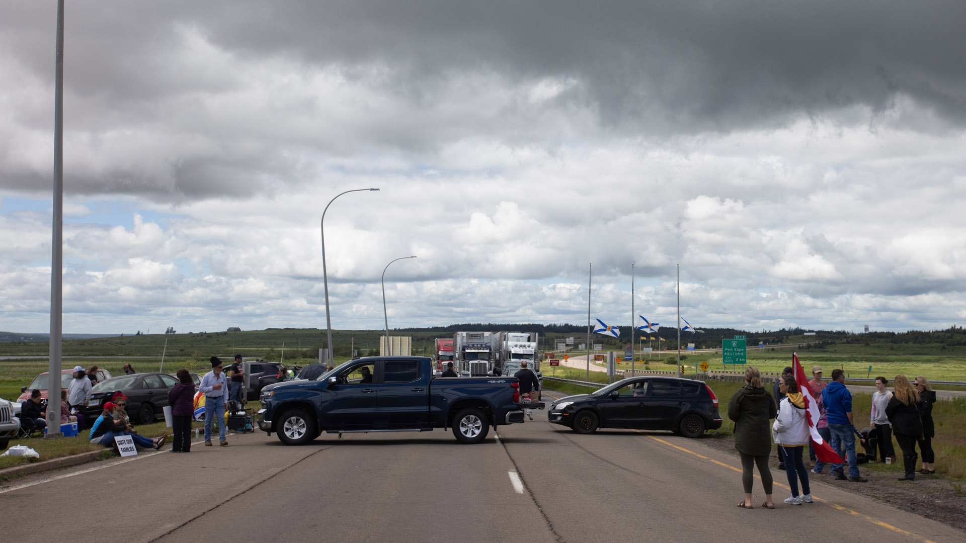Nova Scotia MLA tells Trans-Canada blockaders to stand down; premier slams “unacceptable” border protest