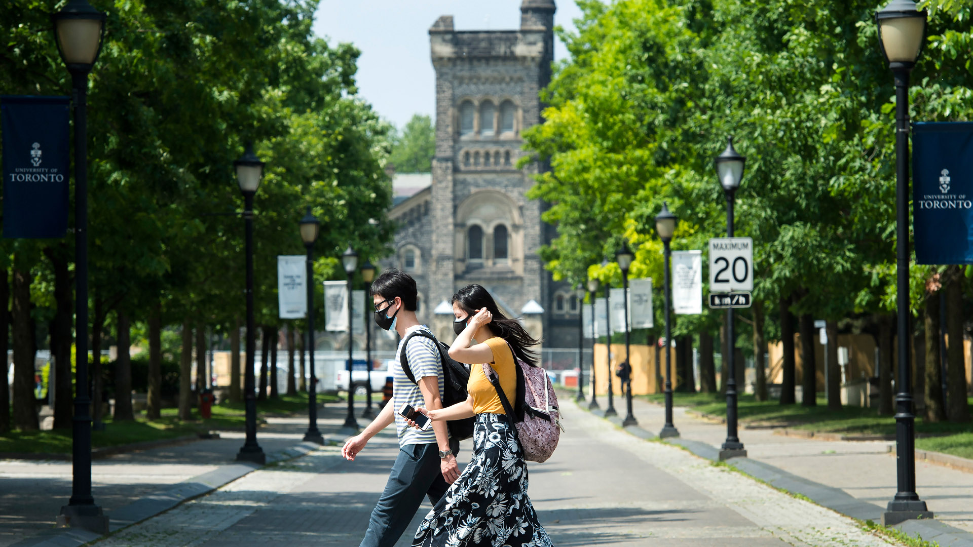 Growing number of Canadian universities make COVID-19 vaccine mandatory