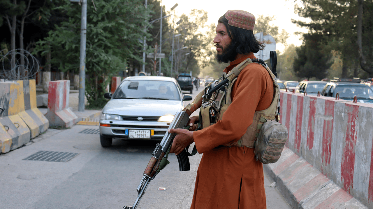 Taliban blocking Afghans, foreign citizens from access to evacuation flights