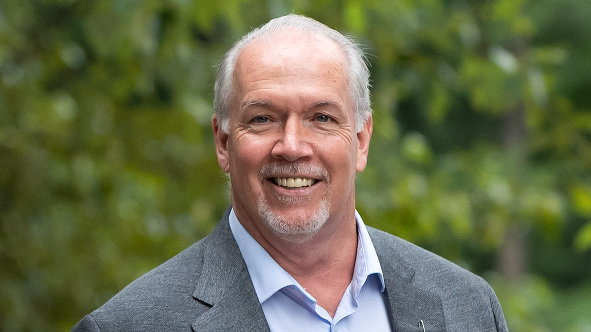 Businesses should call police if patrons don't comply with vaccine card requirements, B.C. premier says