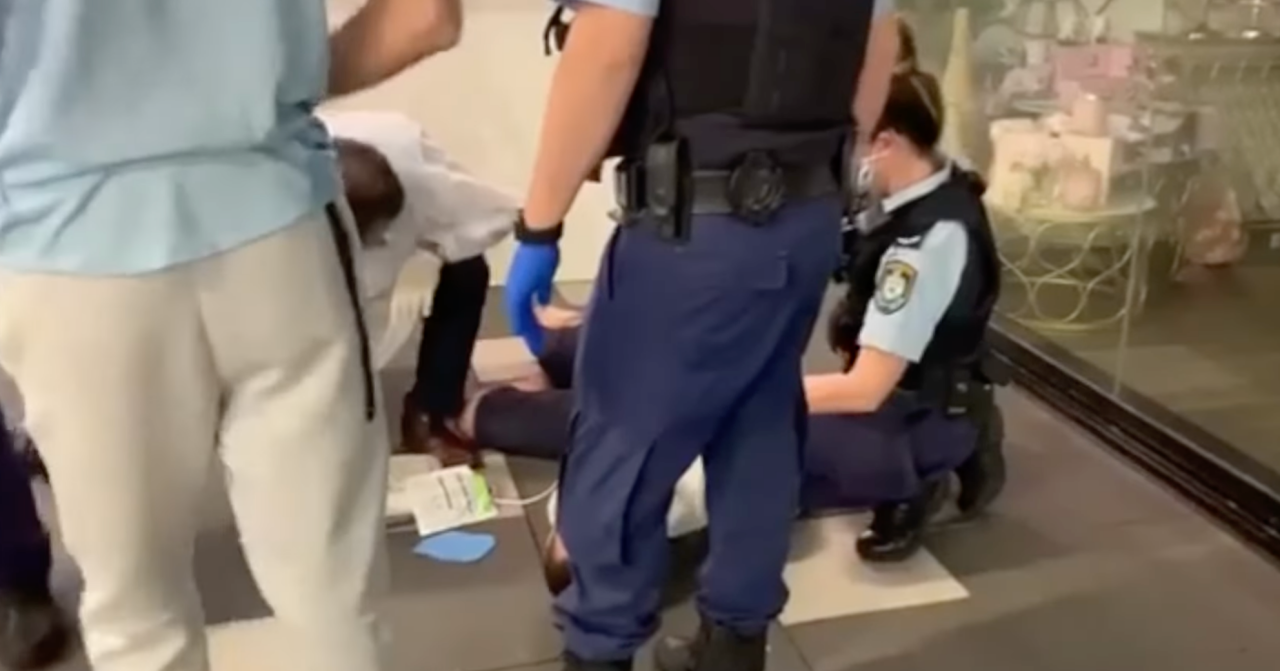 Sydney man has heart attack while being arrested over mask