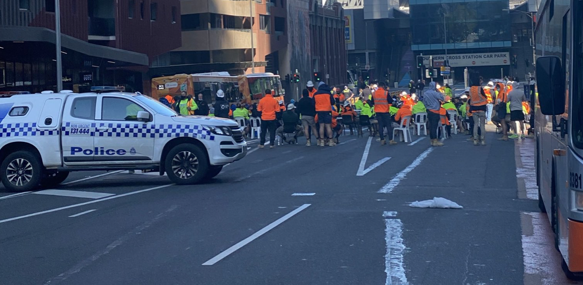 Tradies PROTEST new Covid restrictions in Melbourne