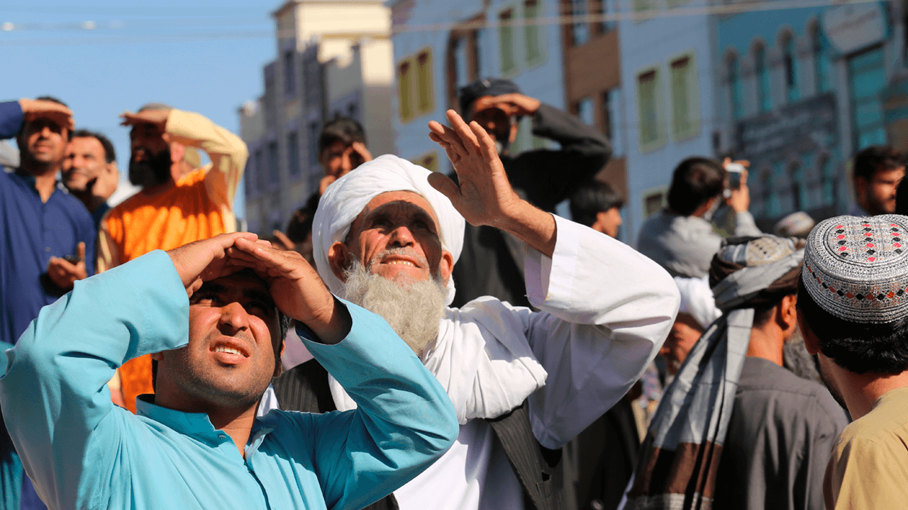 “Businesslike and professional” Taliban hang bodies of alleged criminals in public squares