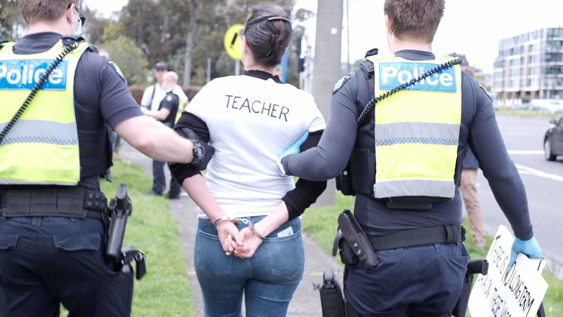 Teachers nationwide peacefully protest against mandatory vaccination