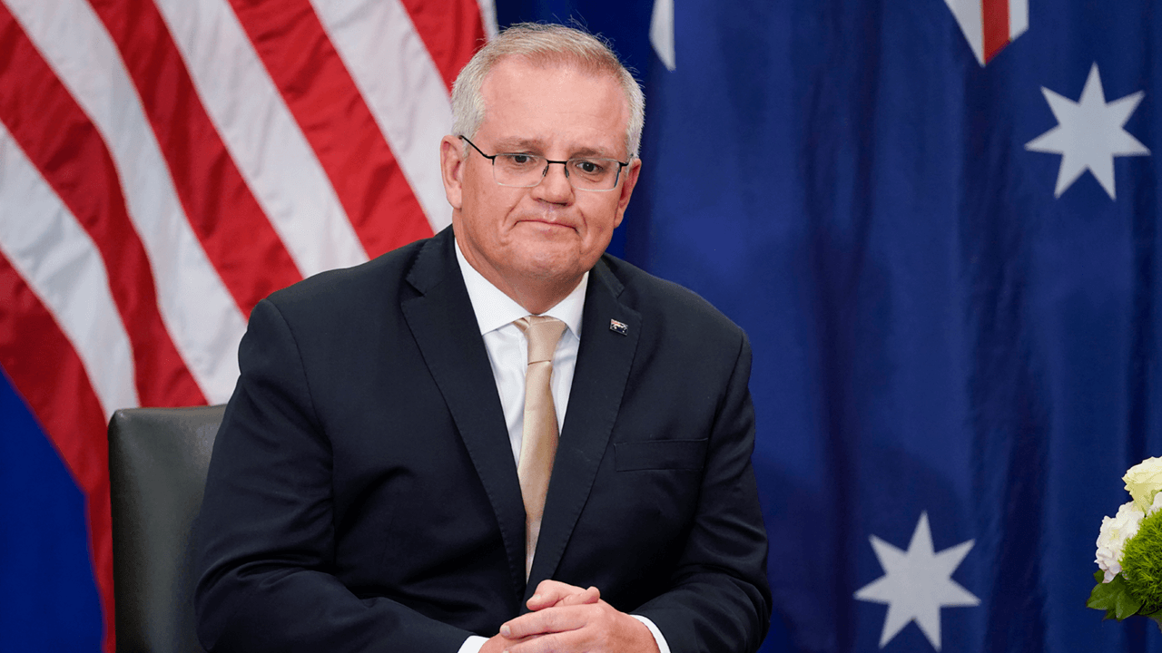 Facebook should be liable for defamatory anonymous comments, Australian PM says