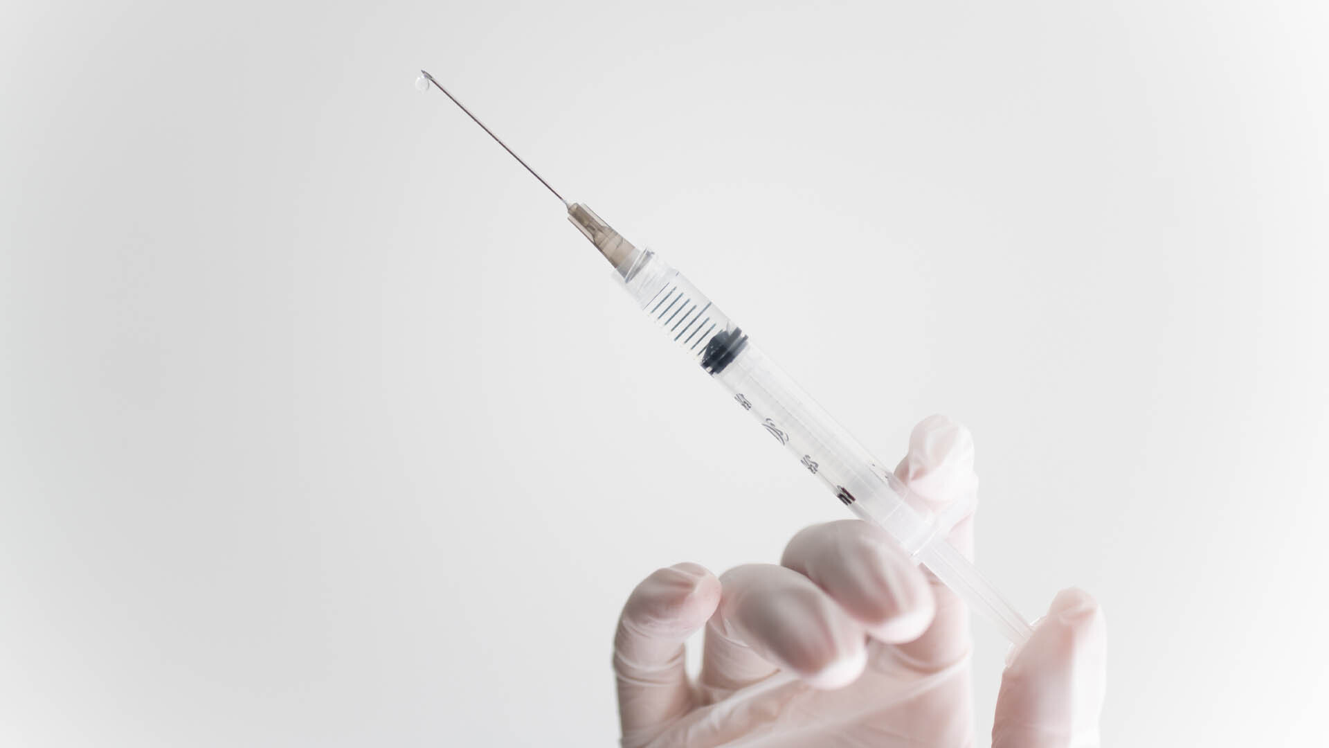 Australia's Northern Territory imposes vaccine mandate with $5,000 fine for non-compliant workers