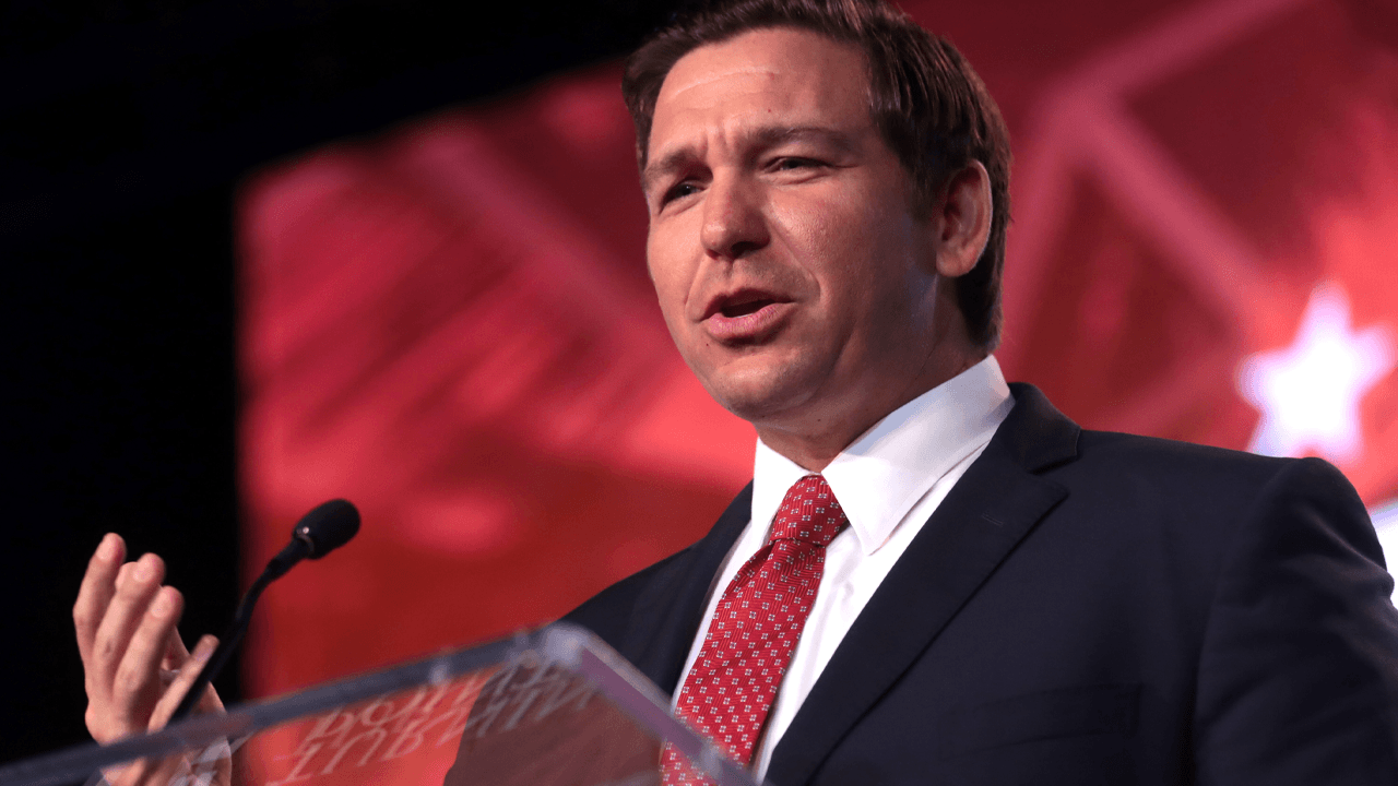 DeSantis invites mandate-refusing police officers to work in Florida