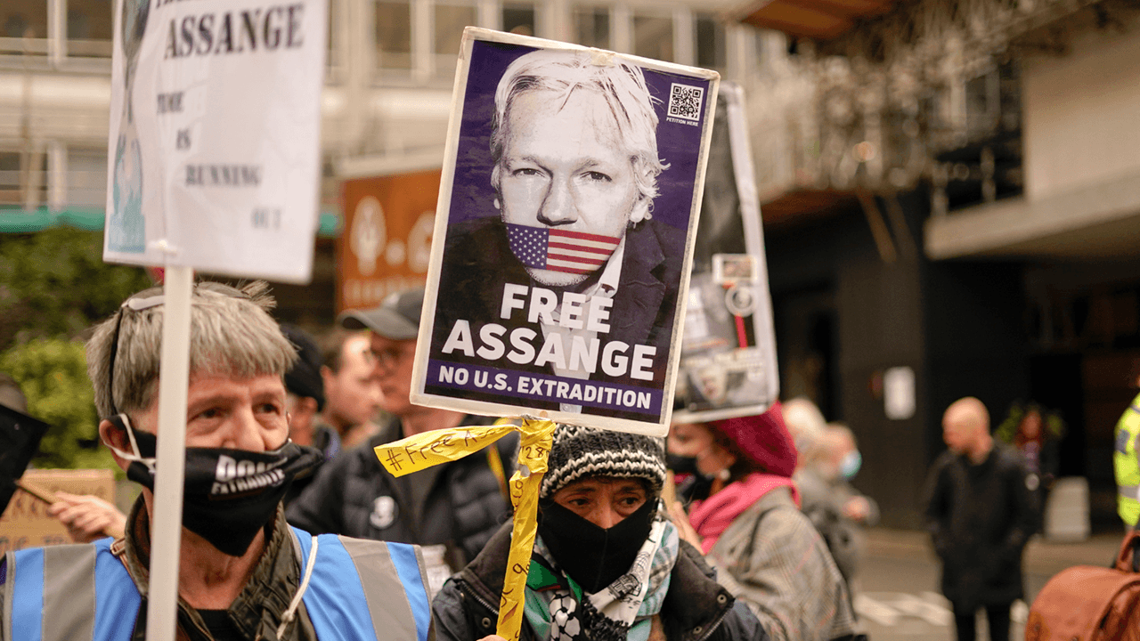 Biden admin requests extradition of Wikileaks founder Julian Assange to the U.S.