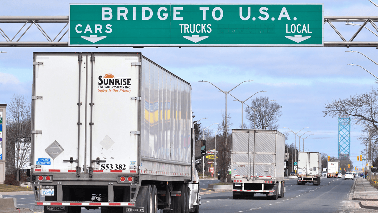 Biden admin announces vaccine requirement for all commercial truck drivers crossing Canada-U.S. border