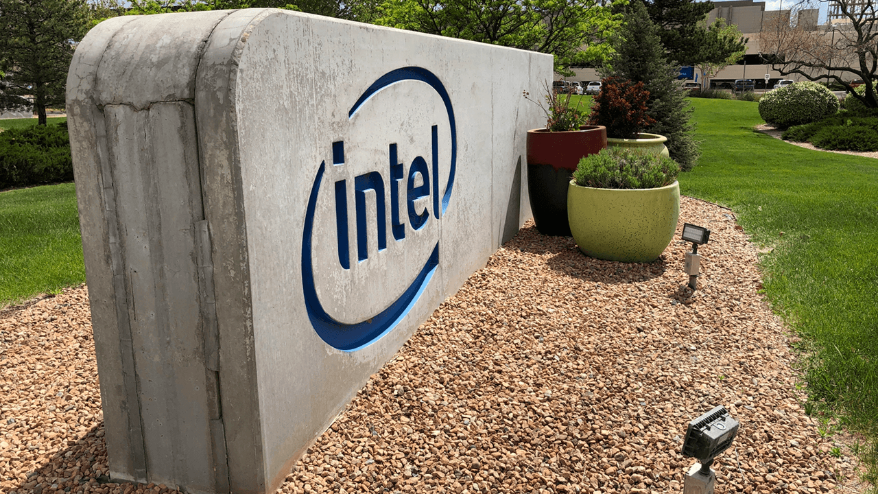 Intel, Oregon's largest corporate employer, sets Jan 4 mandatory vaxx deadline