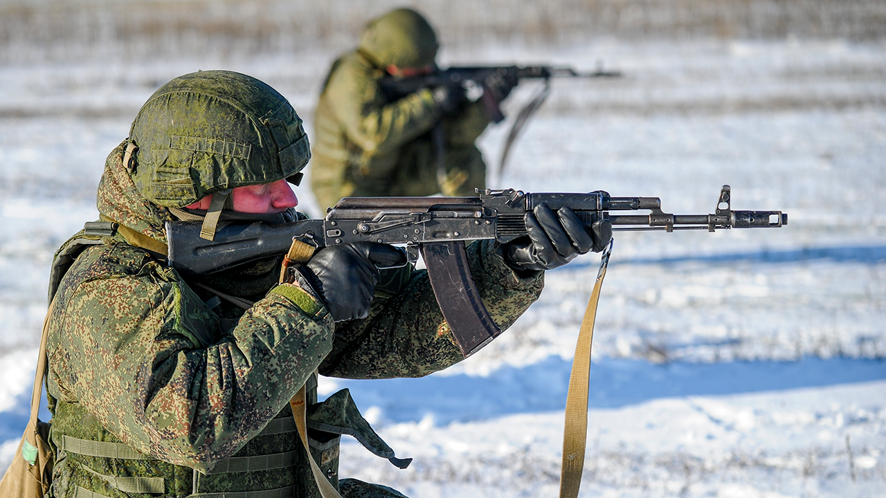 Russian military amasses 265,000 troops near the Ukrainian border