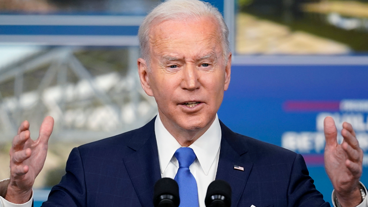 New poll shows almost no one trusts the mainstream media or Joe Biden