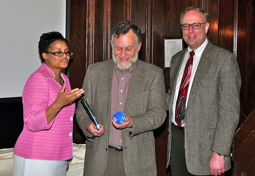 OHGS-Presenting_Award_to_John.jpeg