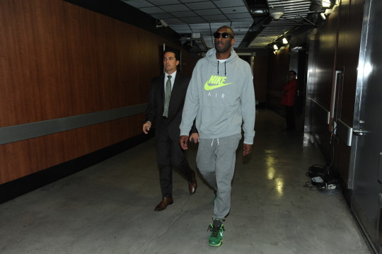 Philadelphia 76ers v Los Angeles Lakers