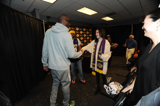 Philadelphia 76ers v Los Angeles Lakers
