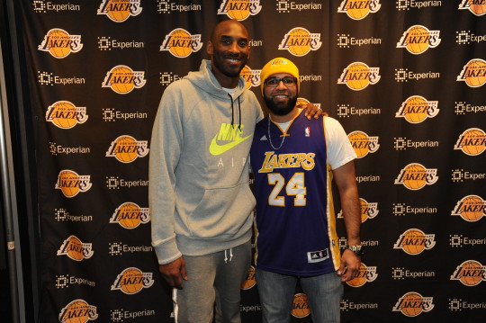 Philadelphia 76ers v Los Angeles Lakers