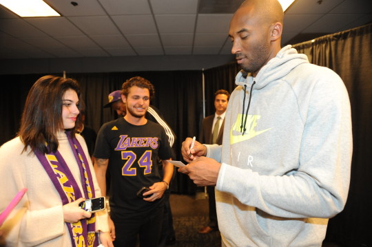 Philadelphia 76ers v Los Angeles Lakers
