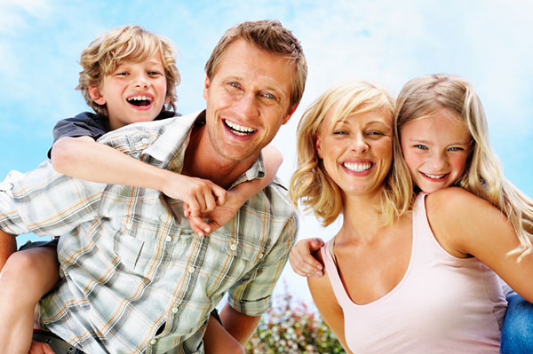 Family-summer-fun_lvzvbv.jpg