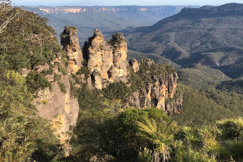 Blue Mountains' world heritage significance 'at risk' under plan to raise dam wall, warns conservation group Image