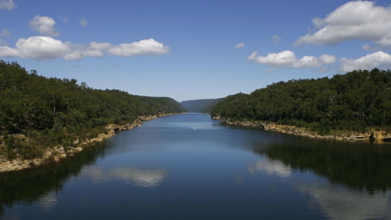 'Significant impacts': Federal government issues Warragamba wall alert Image