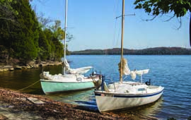 Mariners rest in a quiet spot on Percy Priest Lake in Nashville, TN. © Oly Shooter Mariners rest in a quiet spot on Percy Priest Lake in Nashville, TN. © Oly Shooter